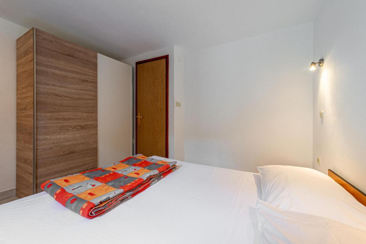 Apartment Bura Primosten Ngoại thất bức ảnh