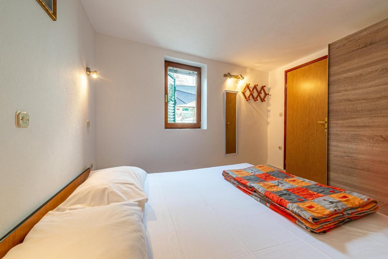 Apartment Bura Primosten Ngoại thất bức ảnh